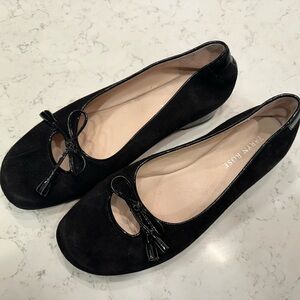 *HARDLY USED* Black Taryn Rose Flats w/ Heel